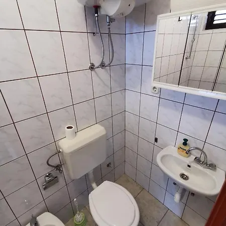 Apartmani Mate Vrban Karlobag Exterior photo