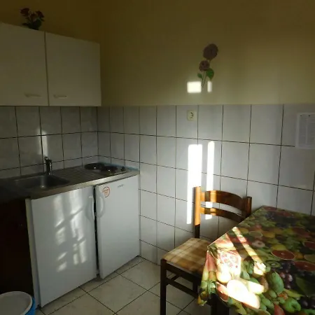Apartmani Mate Vrban Karlobag Exterior photo