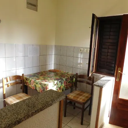 Apartmani Mate Vrban Karlobag Exterior photo