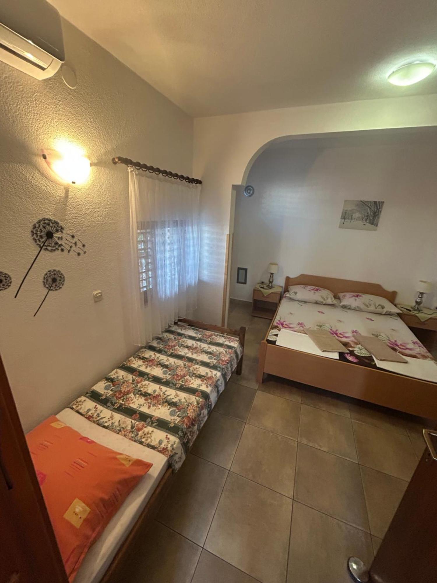 Apartment Mate Vrban *